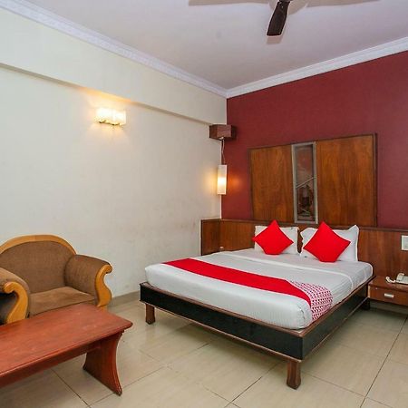Oyo 18762 Vaishnavi Residency Hotel บังกาลอร์ ภายนอก รูปภาพ