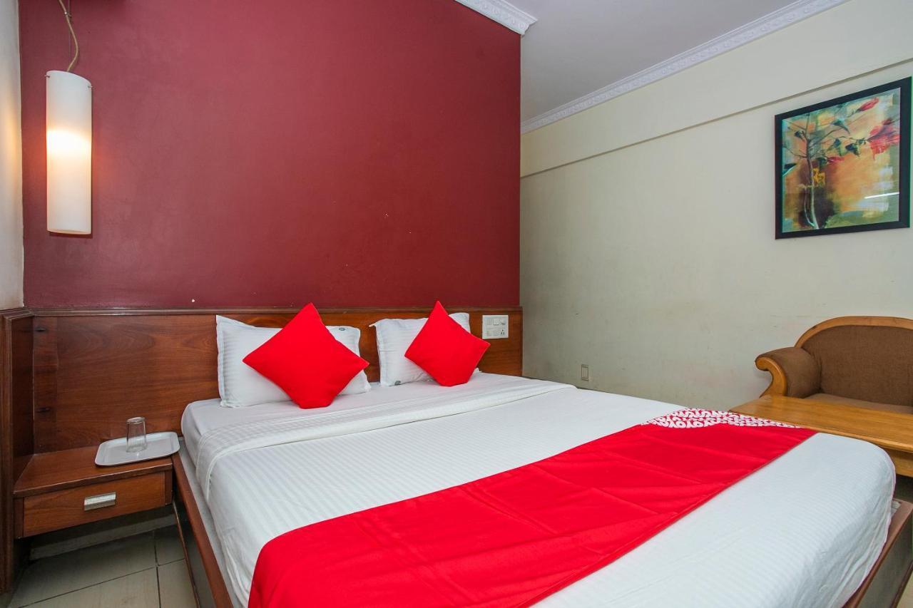 Oyo 18762 Vaishnavi Residency Hotel บังกาลอร์ ภายนอก รูปภาพ