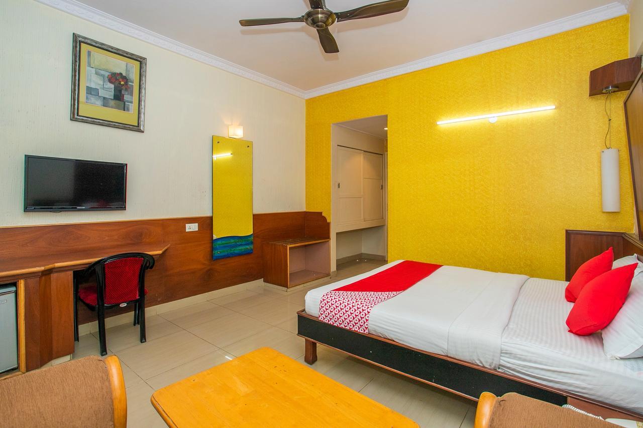 Oyo 18762 Vaishnavi Residency Hotel บังกาลอร์ ภายนอก รูปภาพ