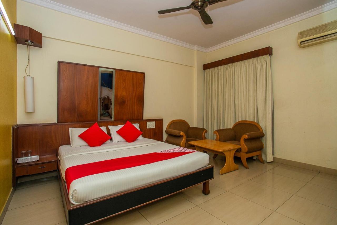 Oyo 18762 Vaishnavi Residency Hotel บังกาลอร์ ภายนอก รูปภาพ