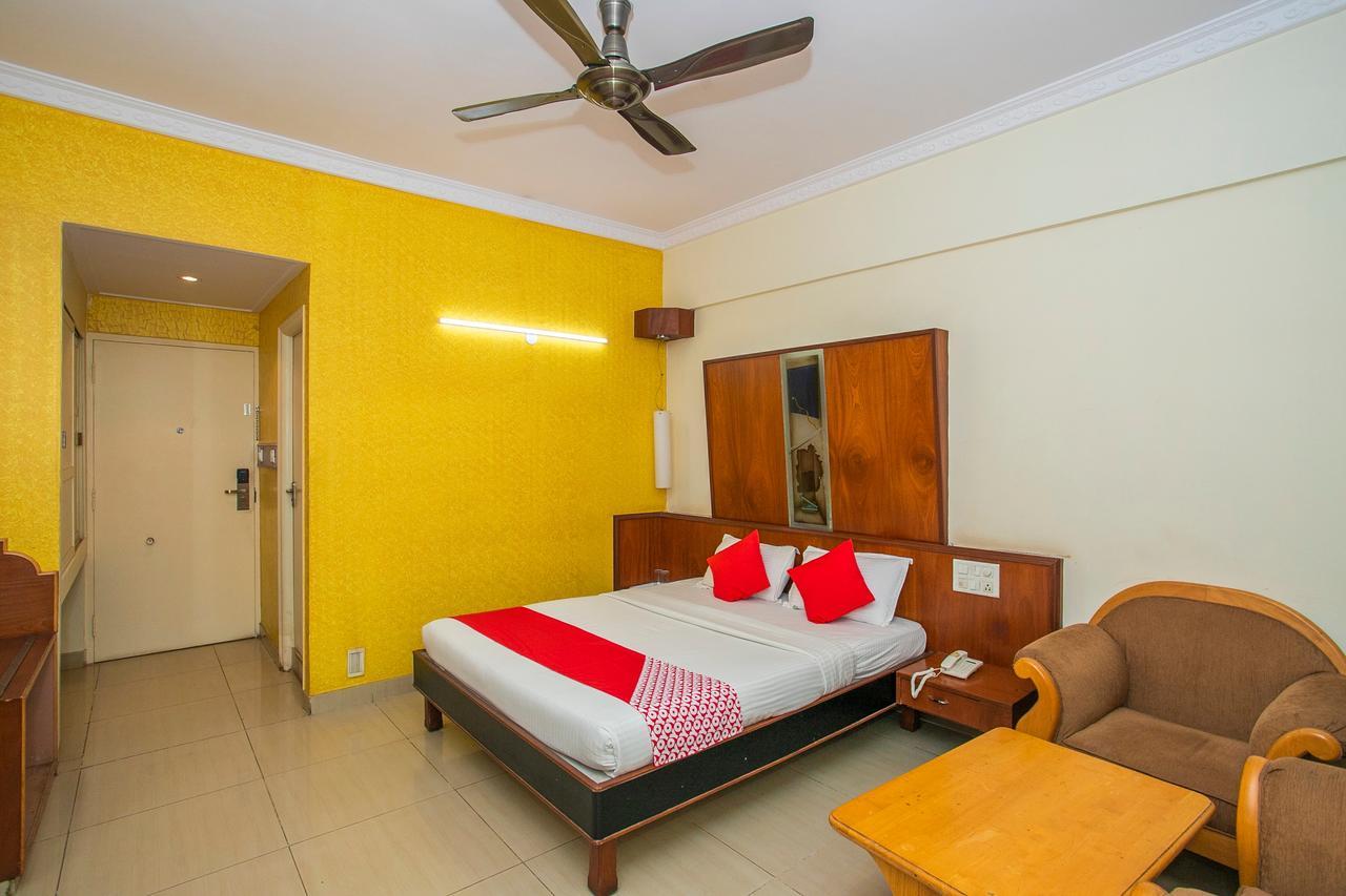 Oyo 18762 Vaishnavi Residency Hotel บังกาลอร์ ภายนอก รูปภาพ