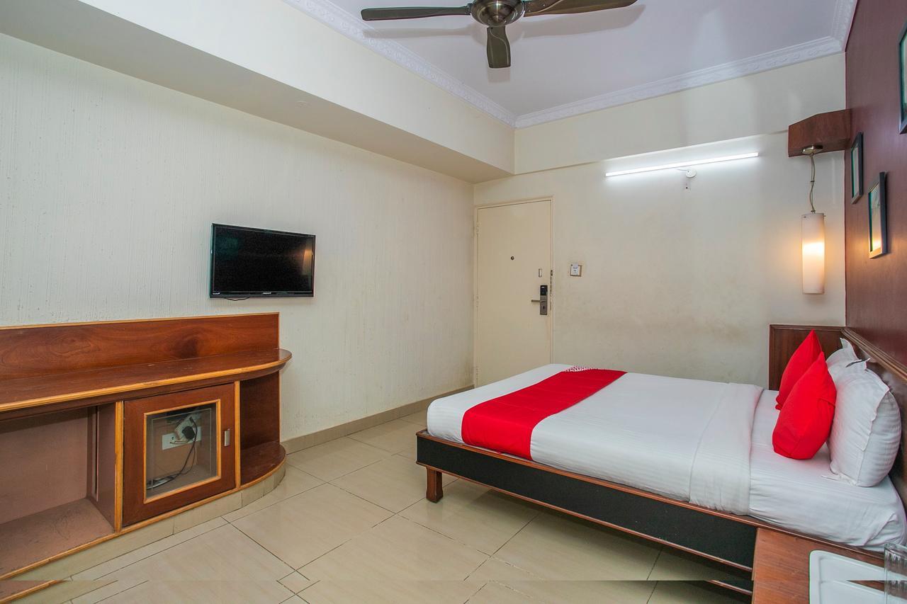 Oyo 18762 Vaishnavi Residency Hotel บังกาลอร์ ภายนอก รูปภาพ