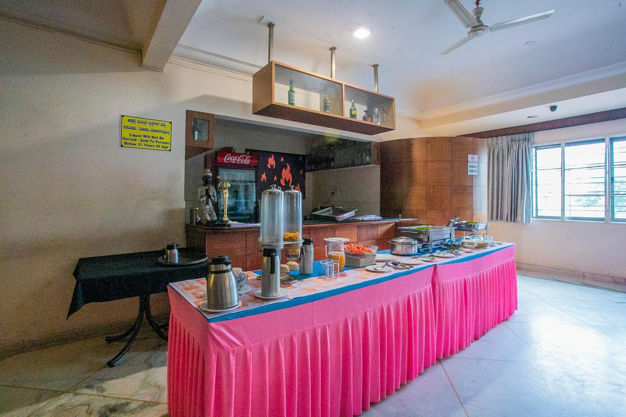 Oyo 18762 Vaishnavi Residency Hotel บังกาลอร์ ภายนอก รูปภาพ