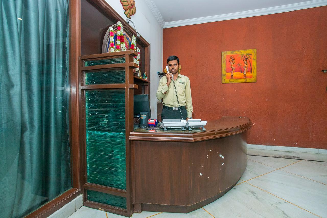 Oyo 18762 Vaishnavi Residency Hotel บังกาลอร์ ภายนอก รูปภาพ