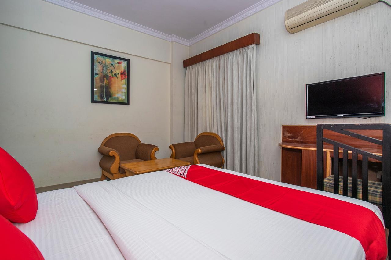 Oyo 18762 Vaishnavi Residency Hotel บังกาลอร์ ภายนอก รูปภาพ