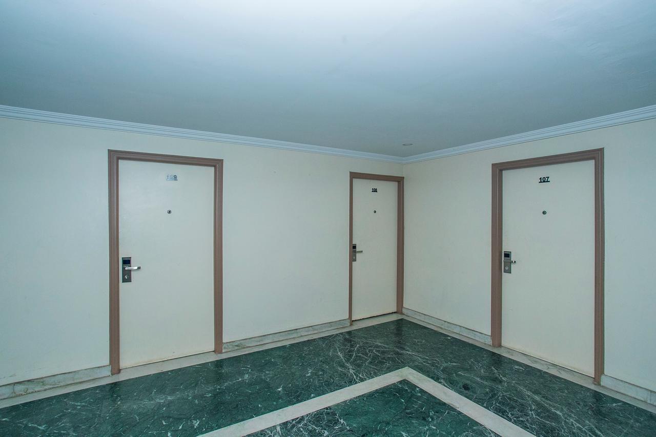 Oyo 18762 Vaishnavi Residency Hotel บังกาลอร์ ภายนอก รูปภาพ