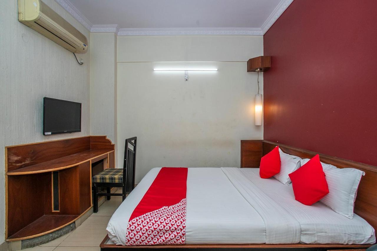 Oyo 18762 Vaishnavi Residency Hotel บังกาลอร์ ภายนอก รูปภาพ