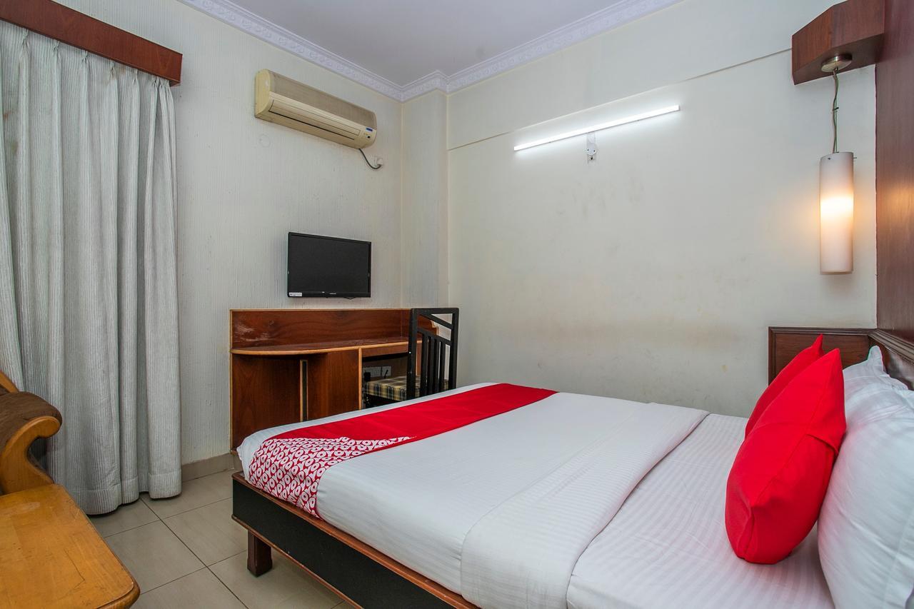 Oyo 18762 Vaishnavi Residency Hotel บังกาลอร์ ภายนอก รูปภาพ