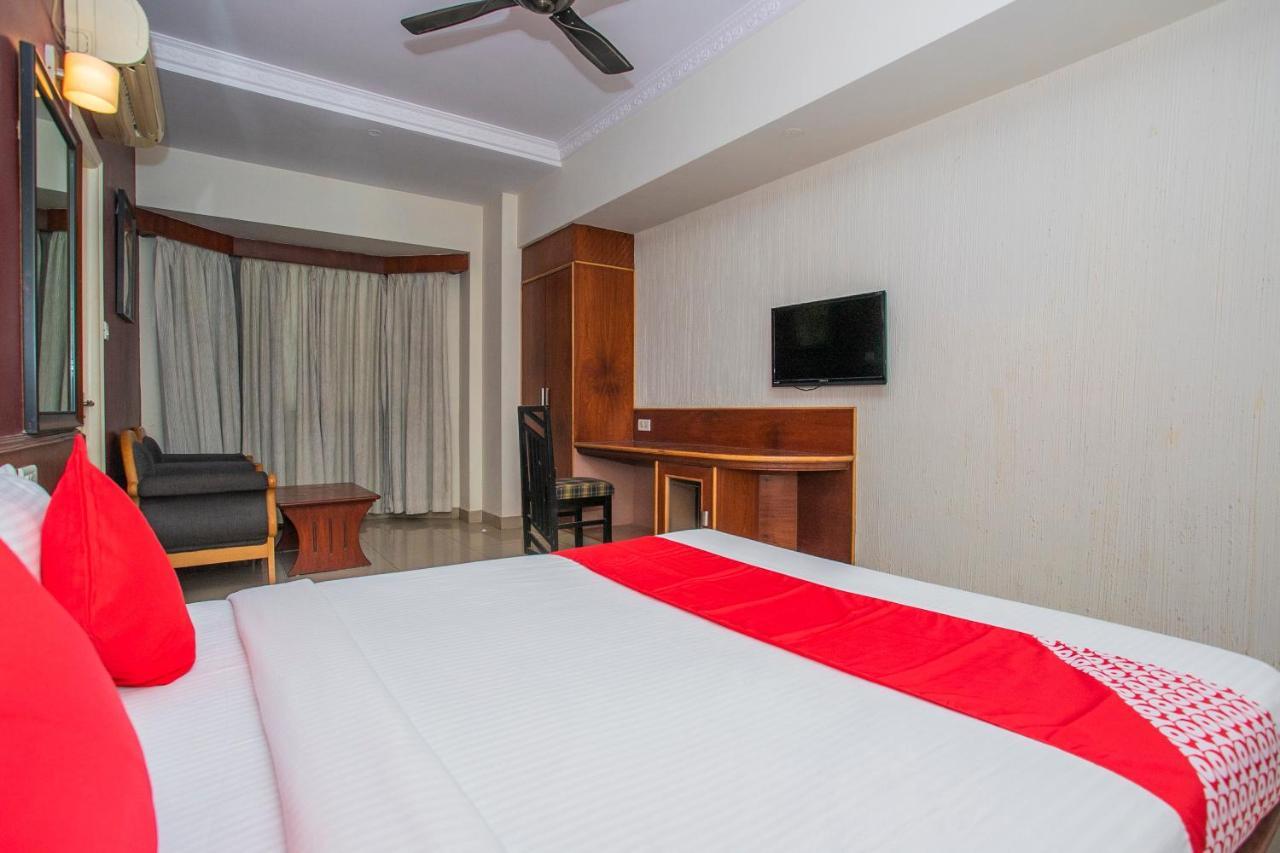 Oyo 18762 Vaishnavi Residency Hotel บังกาลอร์ ภายนอก รูปภาพ