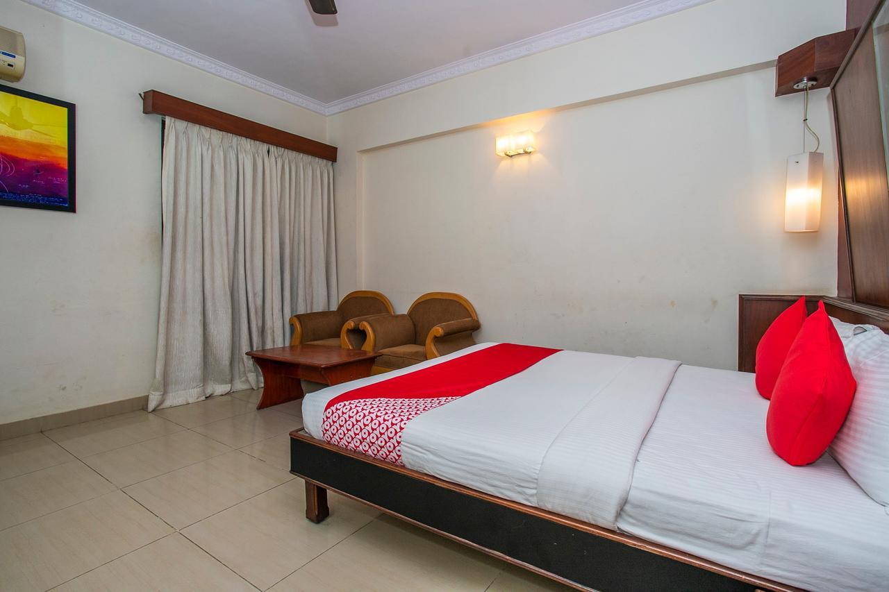 Oyo 18762 Vaishnavi Residency Hotel บังกาลอร์ ภายนอก รูปภาพ