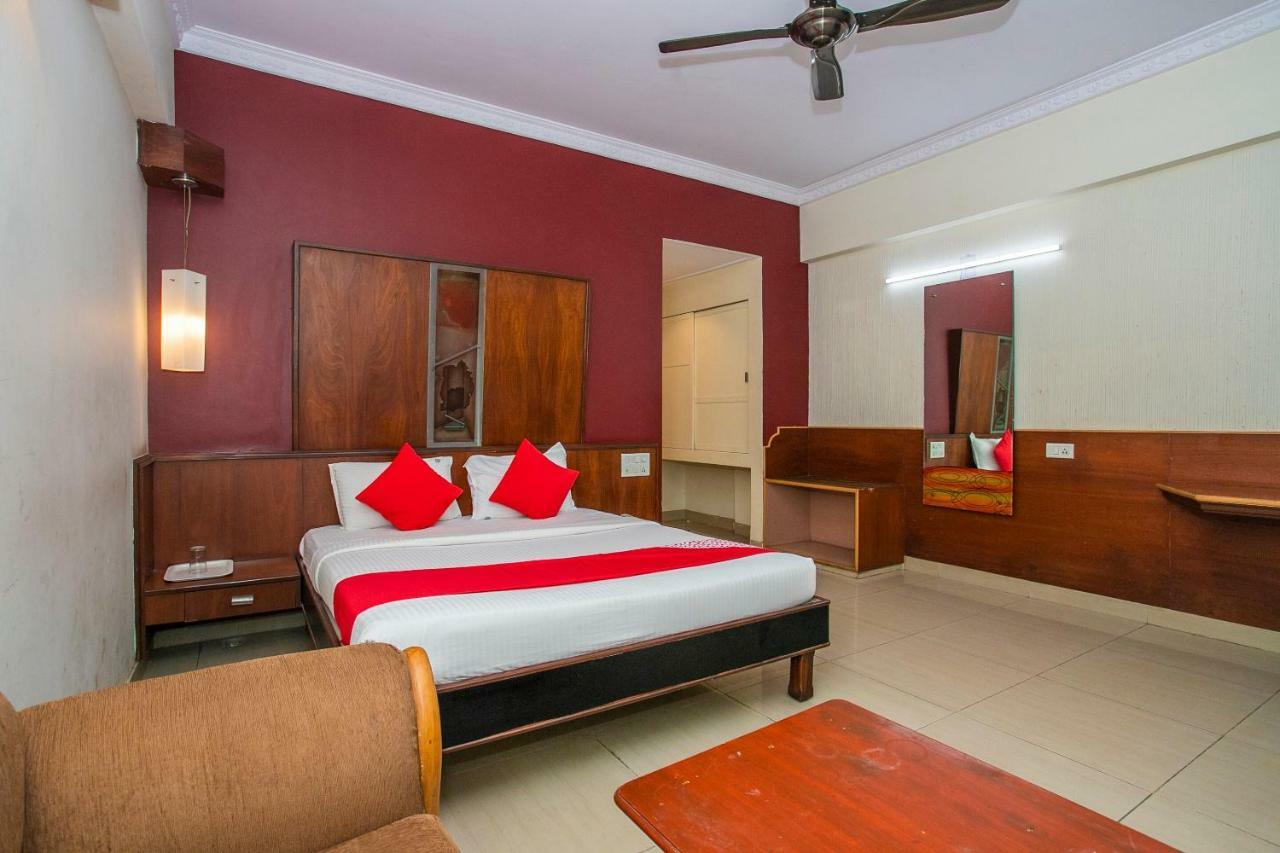 Oyo 18762 Vaishnavi Residency Hotel บังกาลอร์ ภายนอก รูปภาพ
